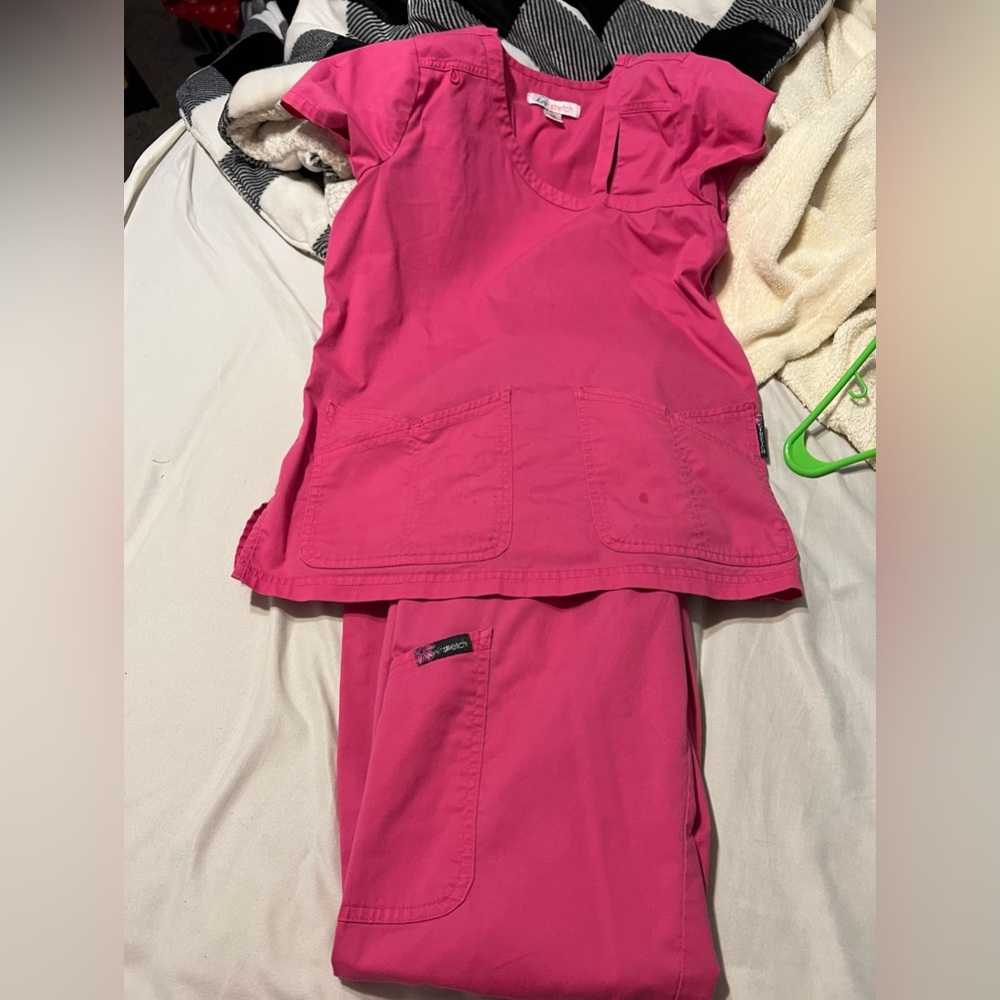 Koi scrubs